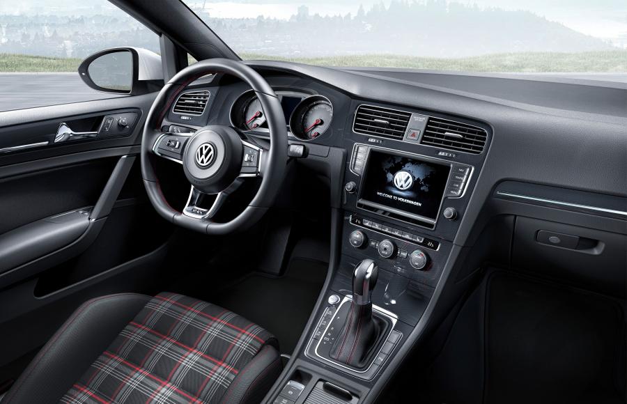  Volkswagen Golf GTi 2013 года  (фото 2 из 5)